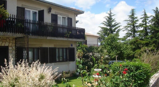 Apartments Potnar, Prenota Appartamento Hotel a Isole Quarnerine con parcheggio, Parcheggio