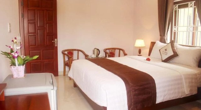 Loc Khang Homestay, Забронировать Отель «постель и завтрак» Камтхань Хойан
