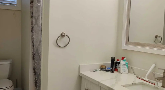 Апартаменты Brand New Walk Out Bsmt Apt Near Beach