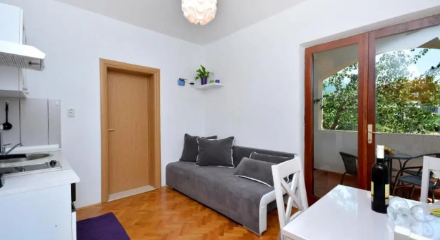 Apartment Joe Light, Varaa Huoneisto Hotellit Strožanac pysäköinnillä, Pysäköinti