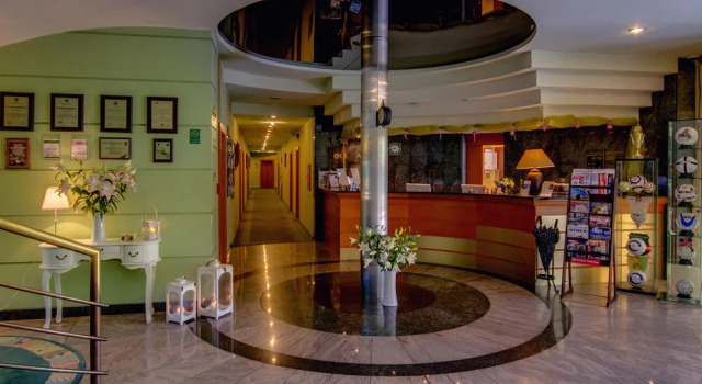 Green Hotel, Varaa Hotelli Hotellit Suur-Puola aamiaisella, Aamiainen
