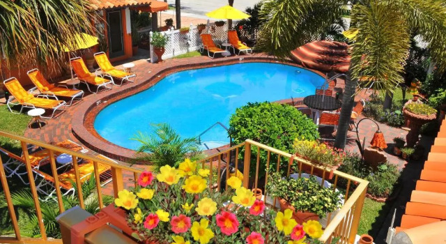 Апартаменты Blue Seas Courtyard
