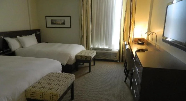 Hôtel Le Georgesville, Varaa Hotelli Liikematkailuhotellit kohteessa Quebec, 4* 5*