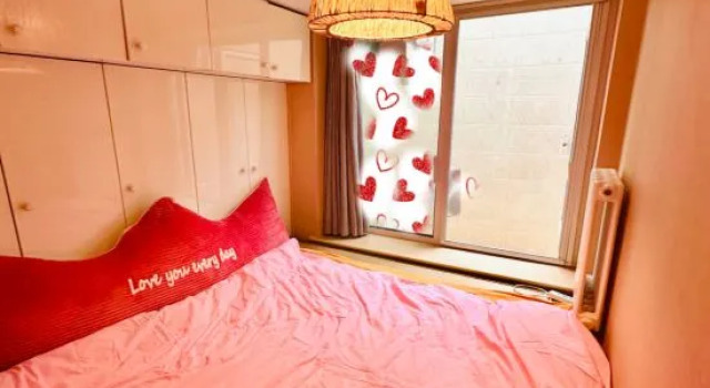 Кровать в общем номере с 2 комнатами Shuangjing Classic Warm House