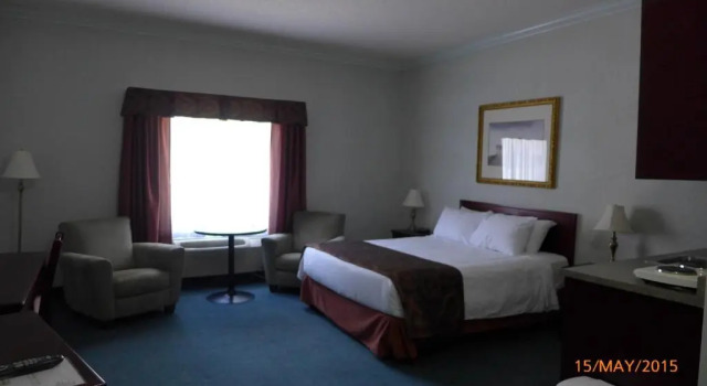 The Bridgeport Inn