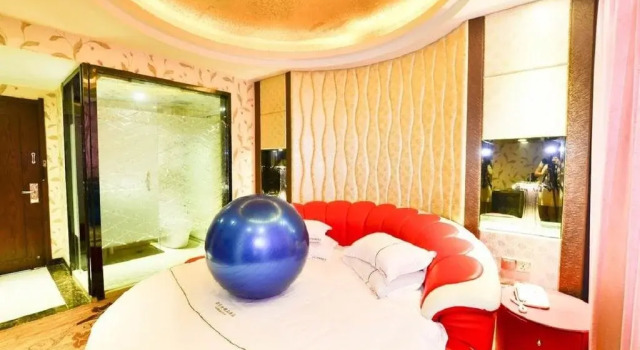Yiwu Feinidi Inn