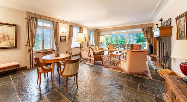 Charming Stay by High Fens, Rezervovat Hotel Hotely v Lutych s parkováním, Parkování