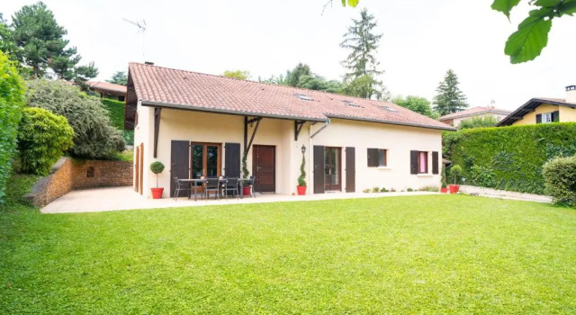 Lyon Mon Amour BB, Book Hotel Hoteller i Rhône-Alps med parkering, Parkering