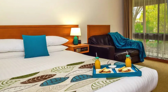 Номер Deluxe с видом на сад River Country Inn