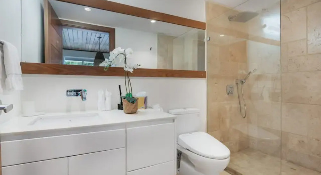 Вилла Modern Luxury 6 BR Tropical Retreat With Pool