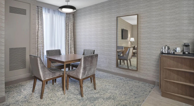 Люкс c 1 комнатой The Westin Calgary Airport