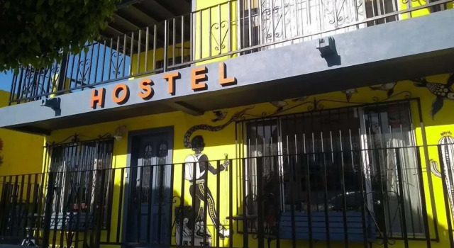 Ensenada Backpackers, Забронировать Отель Отели в центре Энсенада с завтраком, отели в центре Энсенада с завтраком