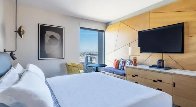 Двухместный номер с видом на Голливудские холмы The Shay, a Destination by Hyatt