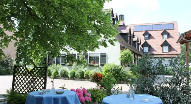 Hotel Höfler, Varaa Hotelli Hotellit Baijeri pysäköinnillä, Pysäköinti