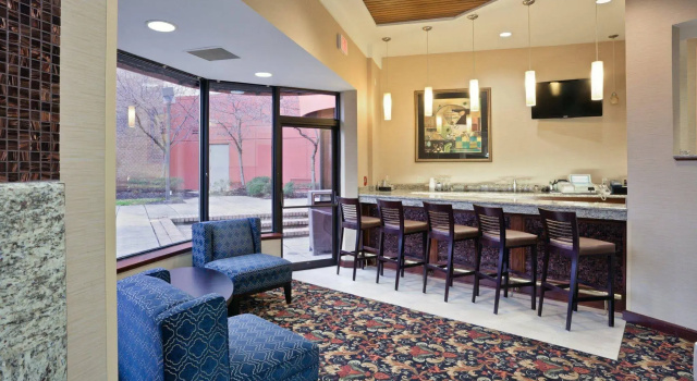 Hotel RL Cleveland Airport West, Prenota Hotel Hotel a Ohio con piscina, Piscina