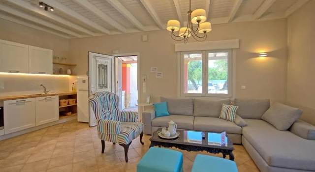 Beach Villa Joanna by PosarelliVillas, Забронировать Вилла Отели периферии Ионических островов с парковкой, Парковка