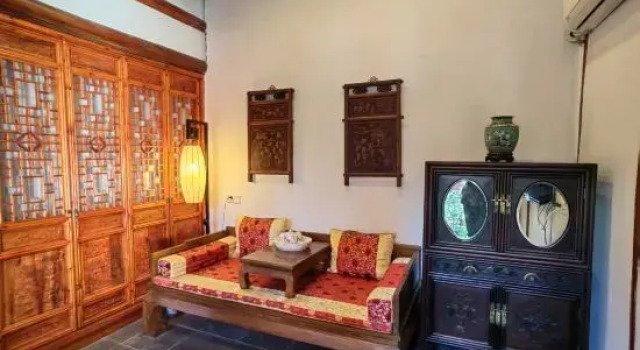 Двухместный люкс Classic с видом на сад Jingyitang Folk House Inn Tongli