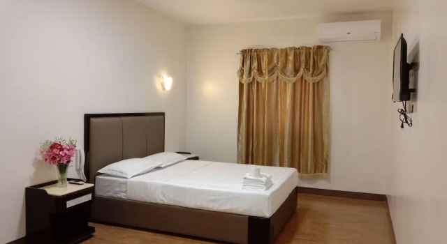 Meaco Royal Hotel- Lucena