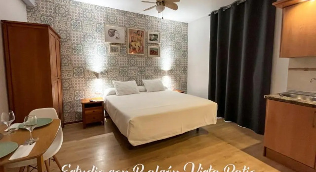 Студия Beatriz Charming Hostal