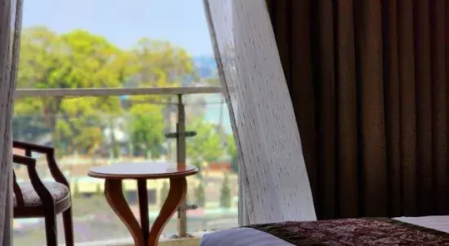 Двухместный номер Standard с балконом Marguerite Hotel