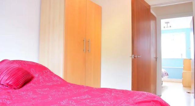 Bright 4 Bed Flat In Stepney Green