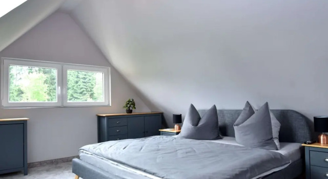 Spacious Holiday Home With Private Terrace, Prenota Casa vacanze Cottage a Garz, Cottage