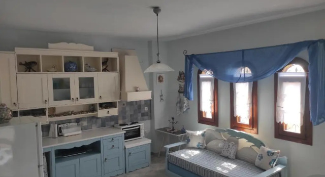 Marianthi's House, Book Apartment  
