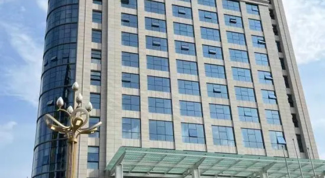 M Hotel, Rezerwuj Hotel Hotele w Kunming z parkingiem, Parking