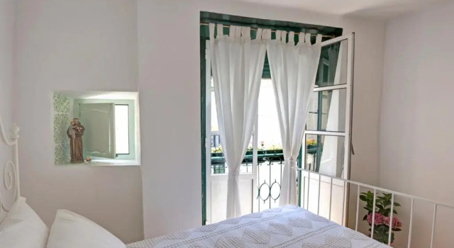 Stay local in Alfama! Alice central home, near river