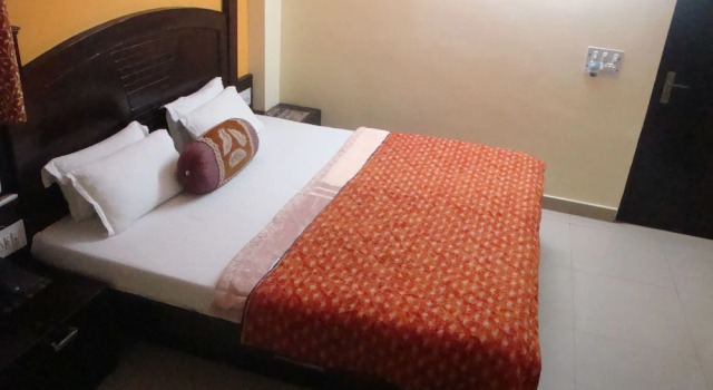 Двухместный номер Standard c 1 комнатой Hotel Su Shree Continental Dx 5 mins From New Delhi Railway Station & Free Car Parking