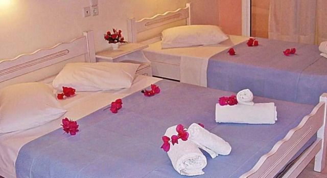 Blue Lake, Prenota Hotel Kerion Zante