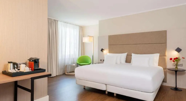 Premium Doppel Zimmer NH Collection Berlin Mitte am Checkpoint Charlie