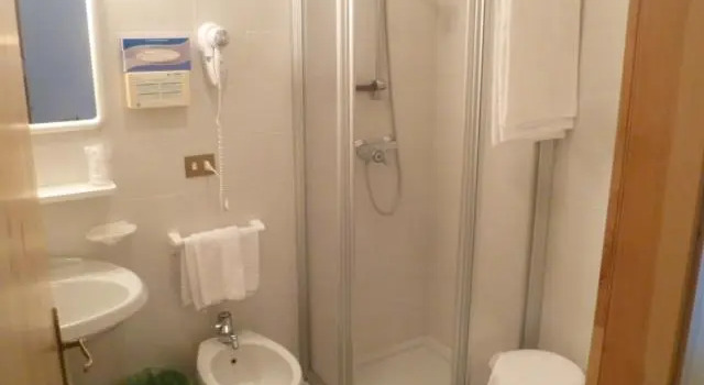 Трёхместный номер Standard с балконом Albergo Negritella