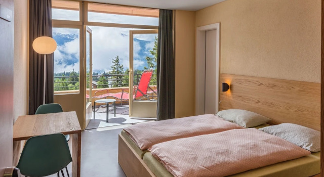 Одноместный номер Standard с балконом Crans-Montana Youth Hostel