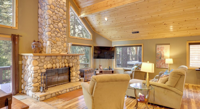 5 Mi to Dodge Ridge: Cabin in Strawberry, Book Vacation Home Strawberry Stanislaus National Forest
