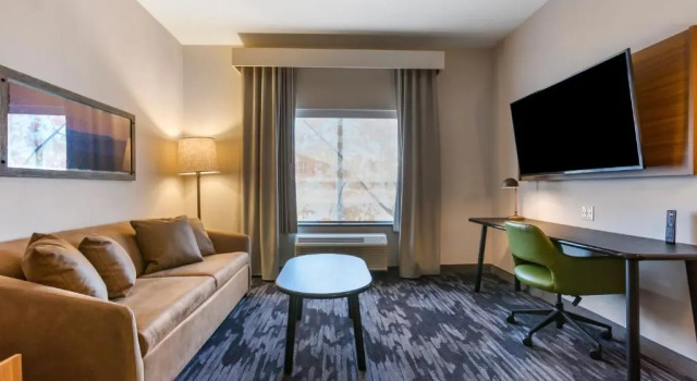 Четырёхместный люкс Fairfield by Marriott Inn & Suites Sandusky