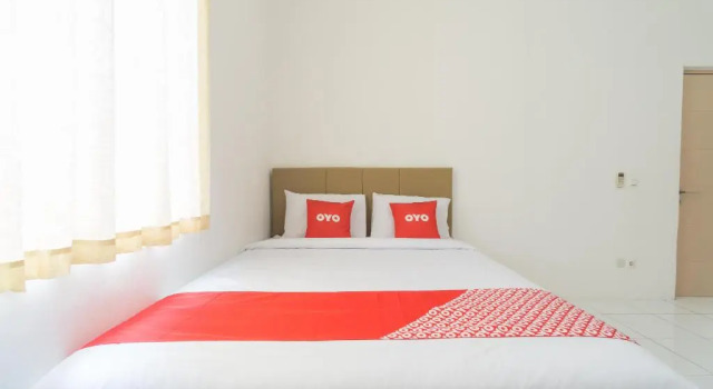 OYO 2110 Rotterdam Guest House Syariah, Boek Pension Curug West Java