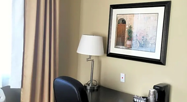 Четырёхместный люкс c 1 комнатой Best Western Plus Vintage Valley Inn