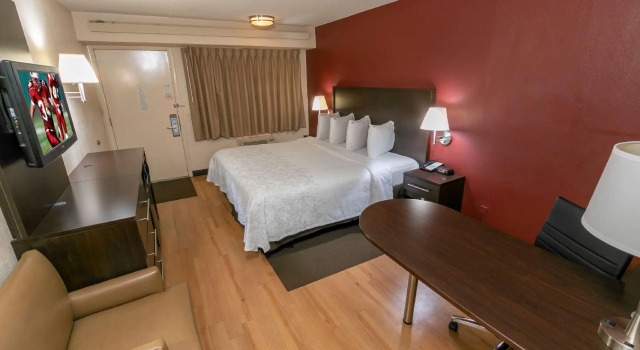 Номер Superior Red Roof Inn PLUS+ Statesville