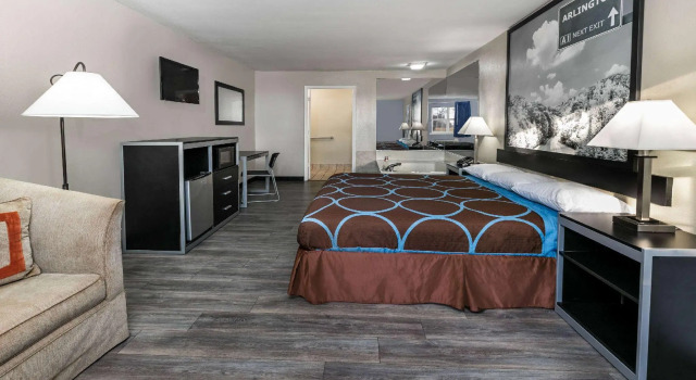 Двухместный номер Superior Super 8 by Wyndham Arlington Near AT&T Stadium