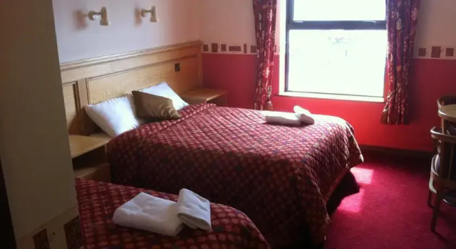 Pier House Guesthouse & Restaurant