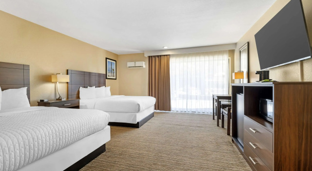 Четырёхместный номер Standard Best Western Oceanside Inn