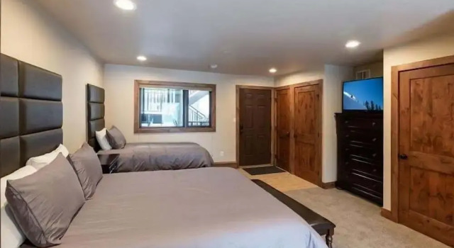 Студия Spacious Condo with Outdoor Heated Pool and Hot Tubs by RedAwning
