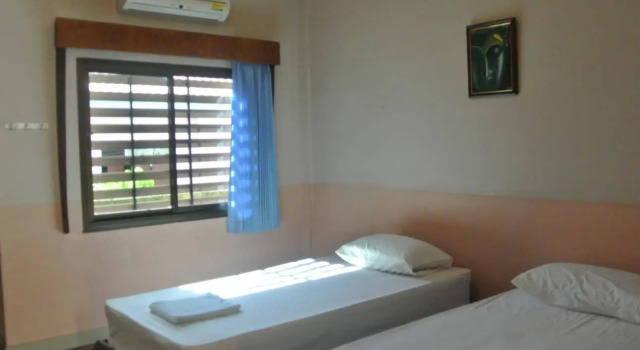 Reunkwan Resort Nangrong, Varaa Lomakeskus Hotellit North-Eastern Thailand pysäköinnillä, Pysäköinti