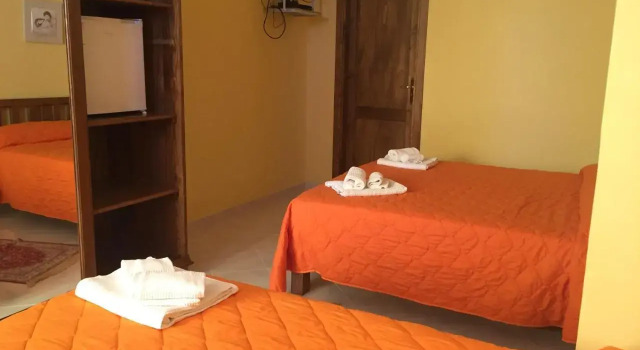 B&B Nonna Valentina, Забронировать Отель «постель и завтрак» Отели в центре Чентола, в центре