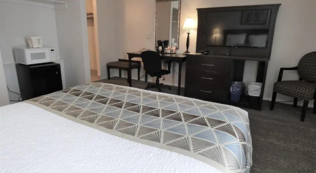 Номер Standard Dilworth Inn Kelowna