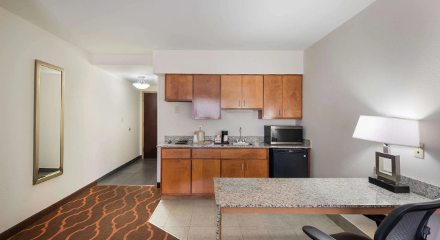 Двухместный люкс Quality Inn & Suites Huntsville Research Park Area