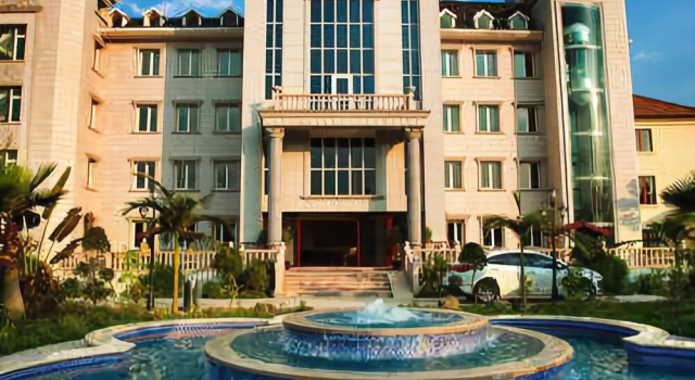 Yuelanzhuang(Xishuangbanna Gasa International Airport Railway Station), Buchen Sie Hotel Yunjinghong Xishuangbanna (Präfektur)