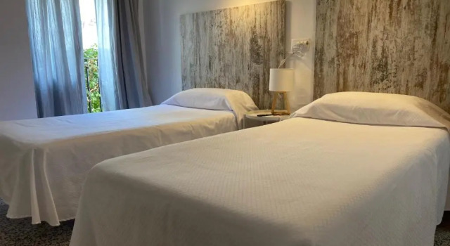 Двухместный номер Standard с балконом Hostal Paco Marbella