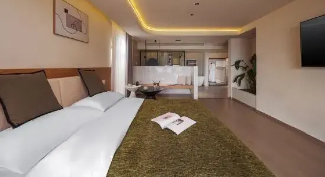 Люкс Luxury Dali · Star Hideaway | Mirage Sunset Mirror Lakeside Resort Hotel (Erhai Lake Branch)